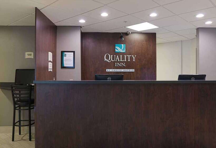 בית מלון כפרי Quality Inn