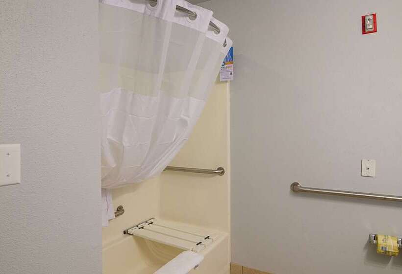 בית מלון כפרי Quality Inn