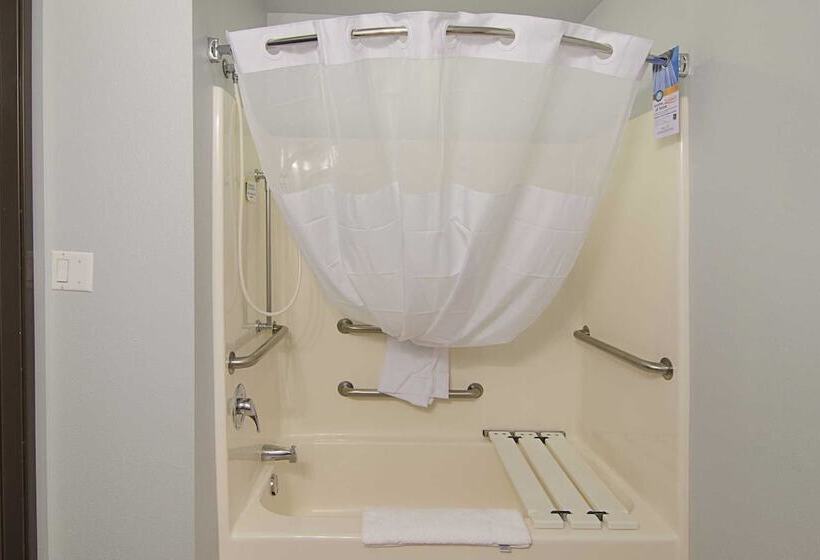 בית מלון כפרי Quality Inn