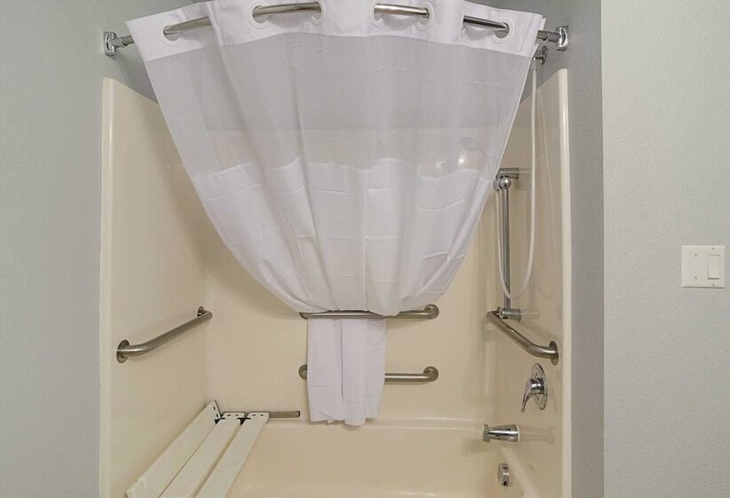 בית מלון כפרי Quality Inn