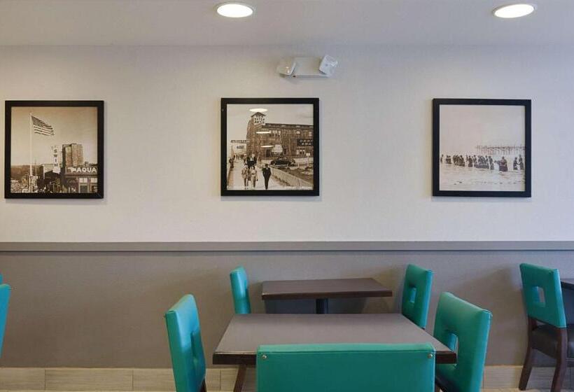 בית מלון כפרי Quality Inn