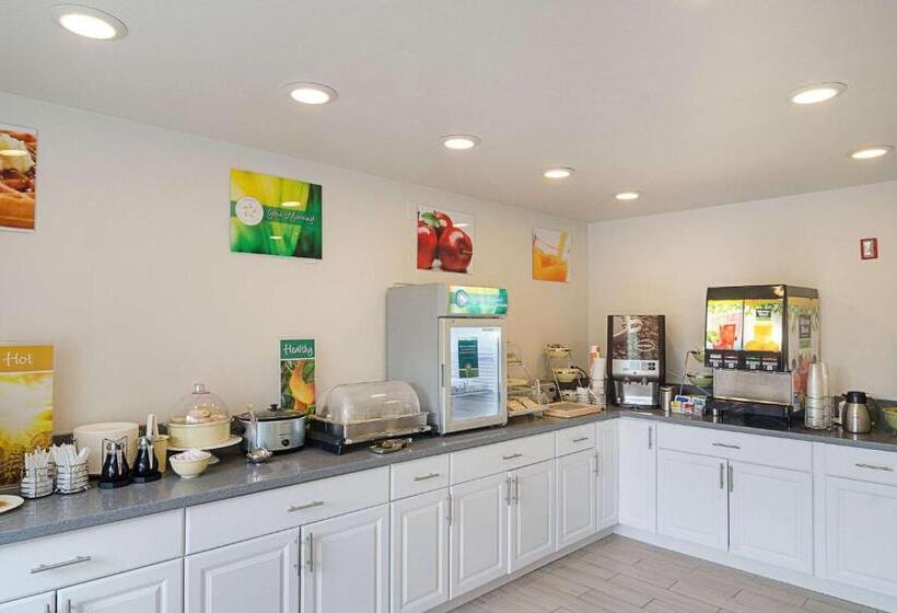 בית מלון כפרי Quality Inn