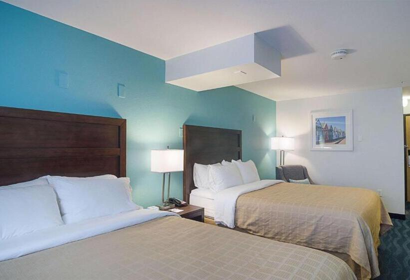 בית מלון כפרי Quality Inn