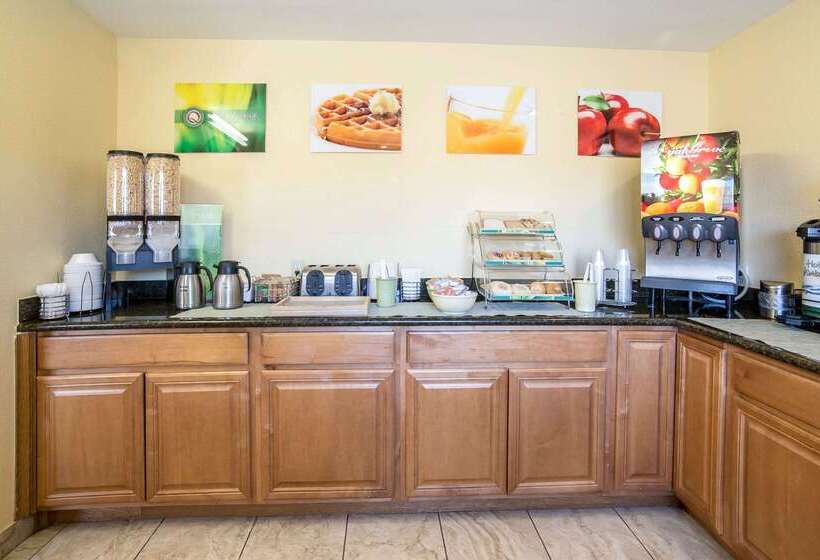 בית מלון כפרי Quality Inn & Suites Elko