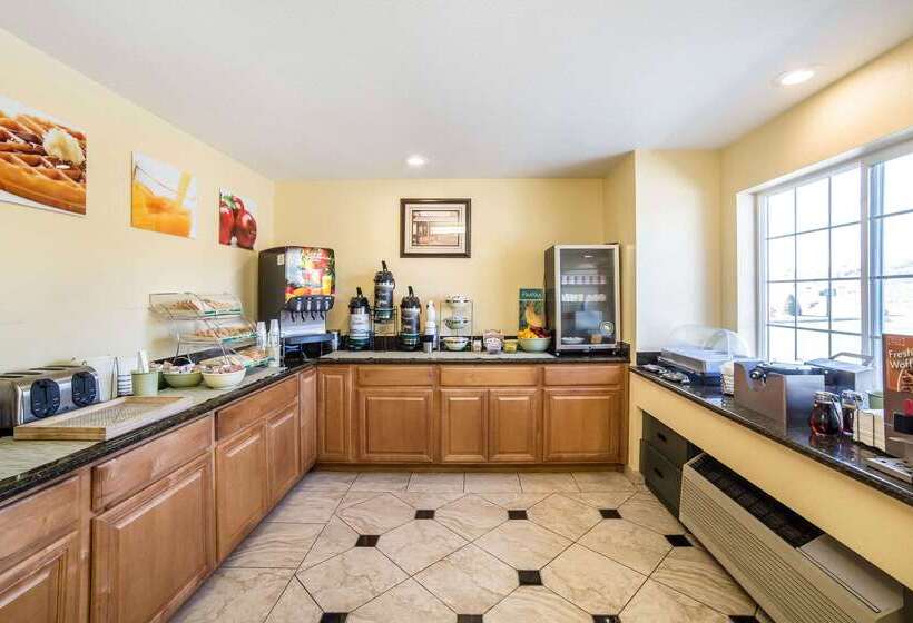 בית מלון כפרי Quality Inn & Suites Elko