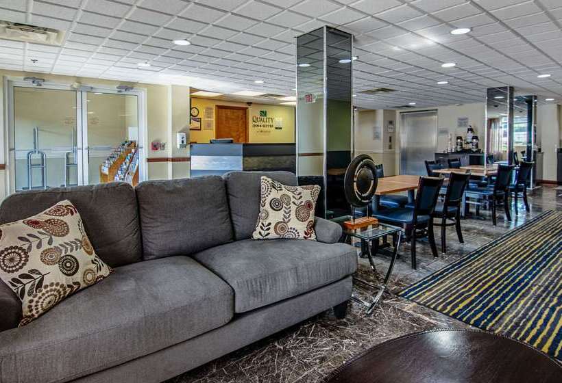 ホテル Quality Inn & Suites I81 Exit 7