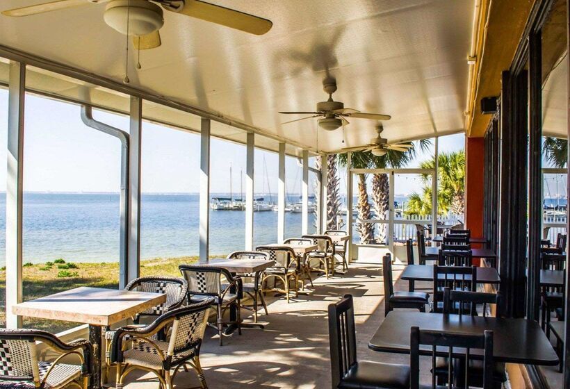 فندق Quality Inn & Suites Gulf Breeze Bayside Near Pensacola Beach