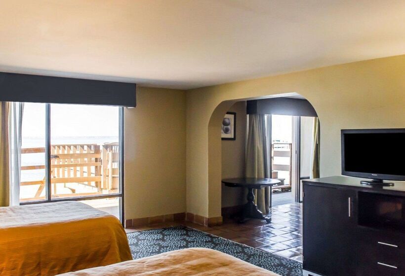 فندق Quality Inn & Suites Gulf Breeze Bayside Near Pensacola Beach