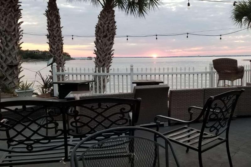 فندق Quality Inn & Suites Gulf Breeze Bayside Near Pensacola Beach