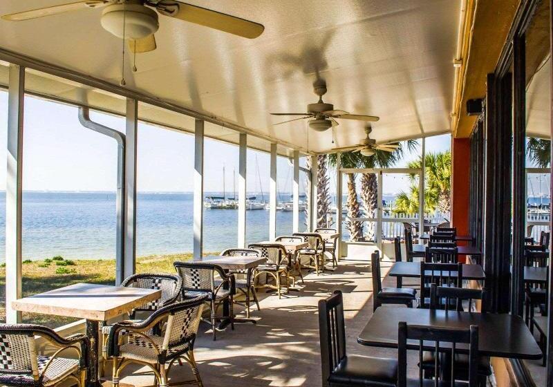 فندق Quality Inn & Suites Gulf Breeze Bayside Near Pensacola Beach