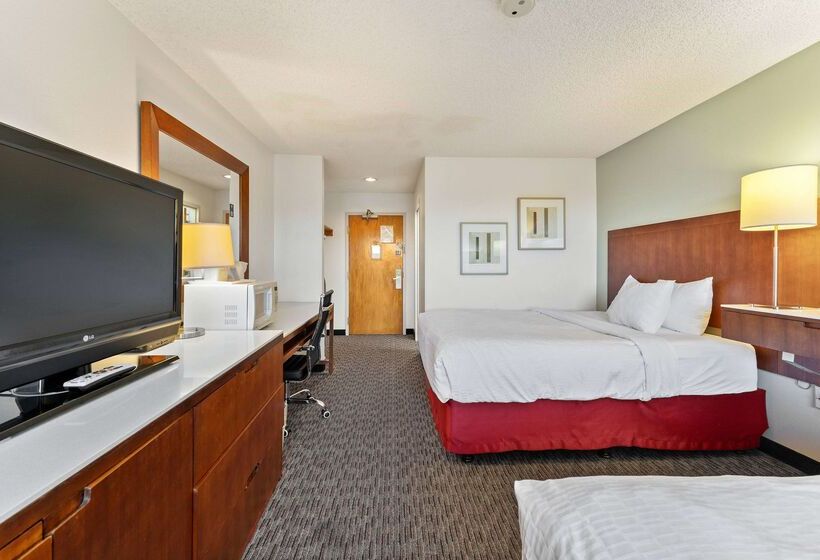 Отель Ramada By Wyndham Cedar City