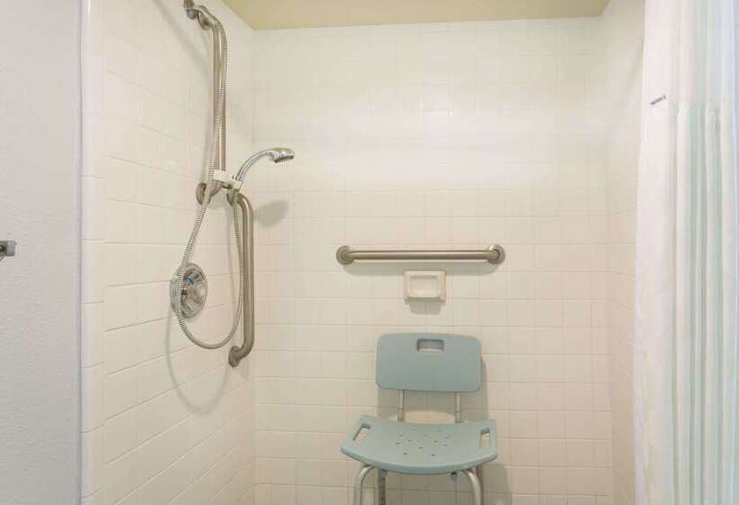 Отель Ramada By Wyndham Cedar City