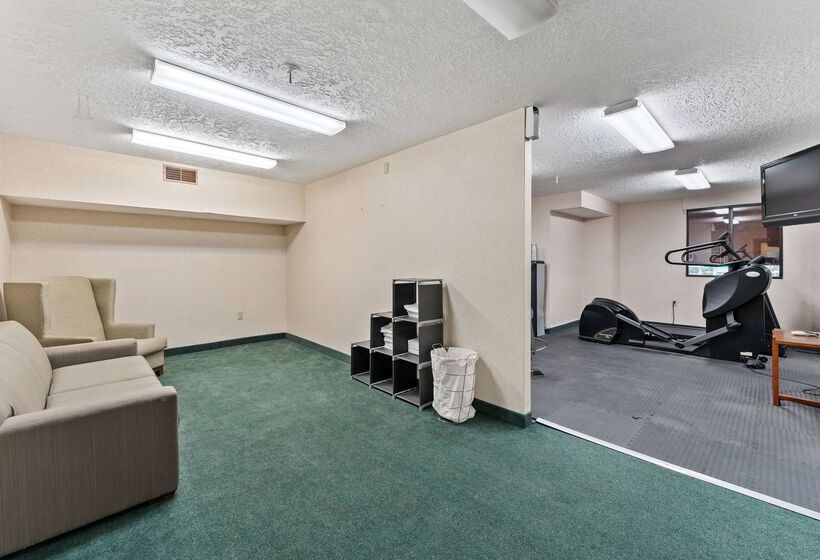 Отель Ramada By Wyndham Cedar City