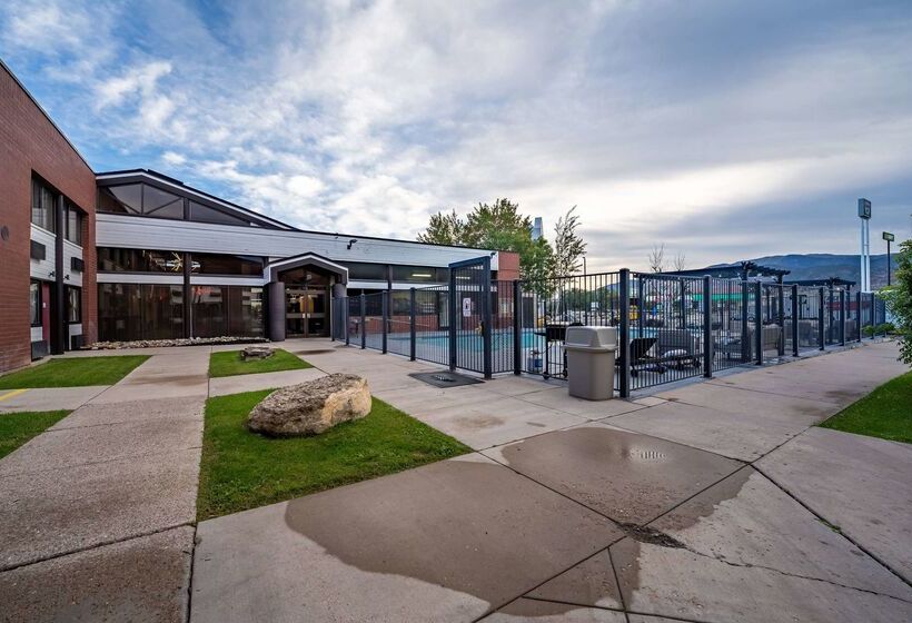 Отель Ramada By Wyndham Cedar City