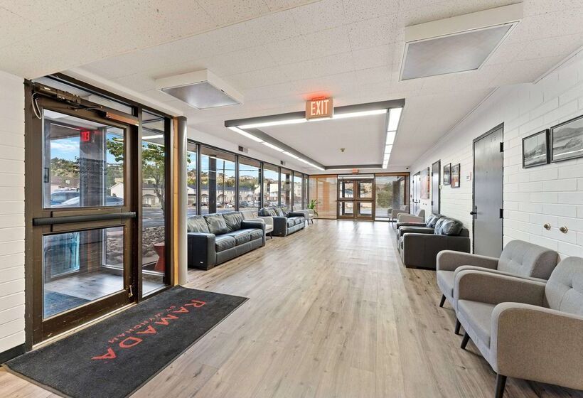 Отель Ramada By Wyndham Cedar City