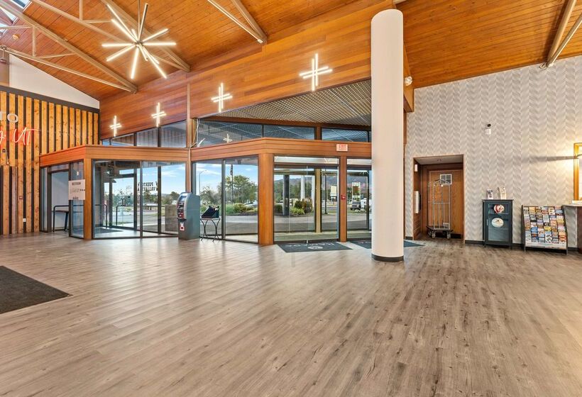 Отель Ramada By Wyndham Cedar City