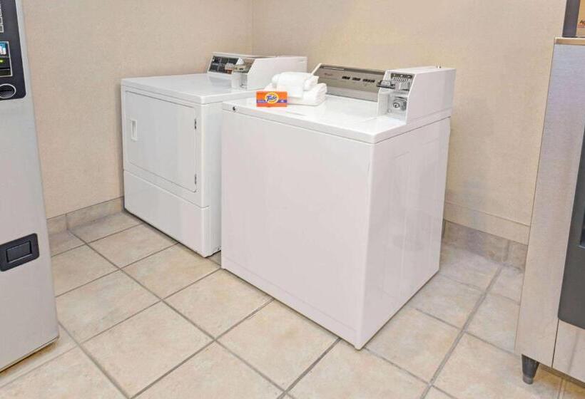 هتل Red Lion Inn & Suites Elk Grove Village