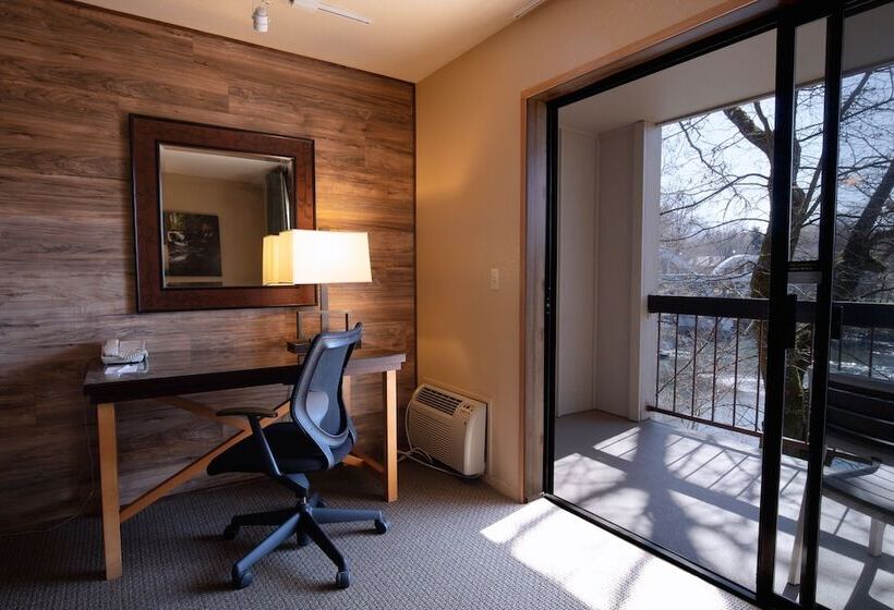 בית מלון כפרי Riverside Inn