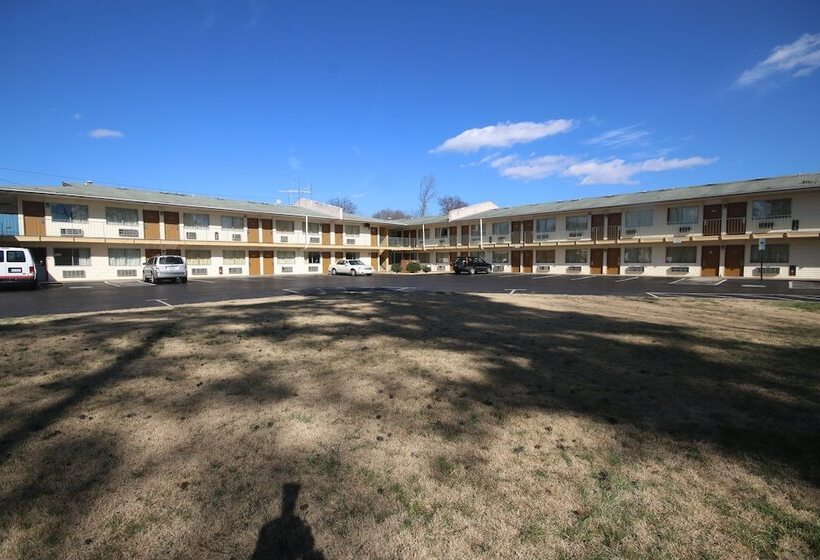 فندق Royal Inn And Suites Charlotte Airport