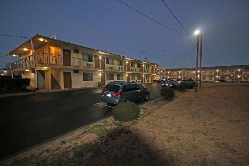 فندق Royal Inn And Suites Charlotte Airport