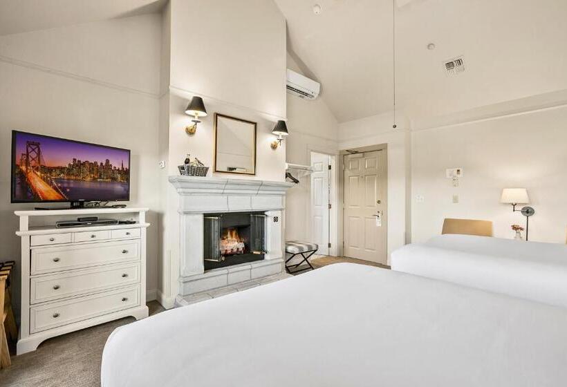 فندق Saratoga Inn