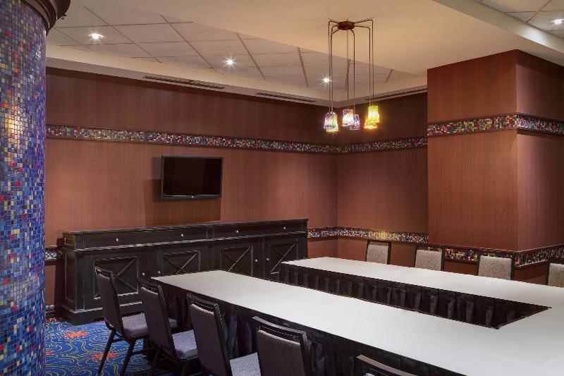 Отель Seattle Marriott Waterfront