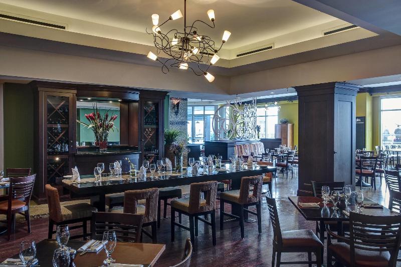 Отель Seattle Marriott Waterfront