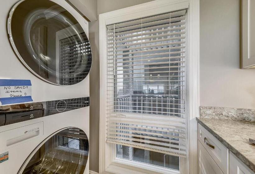 Отель Shorewood Villa Unit 210