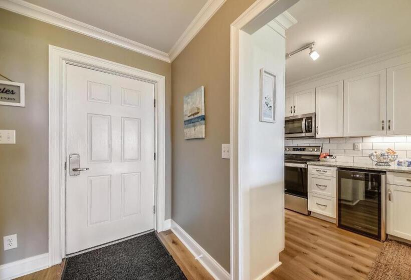 Отель Shorewood Villa Unit 210