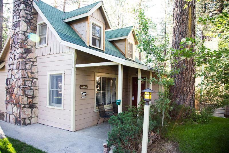 هتل Sleepy Forest Cottages