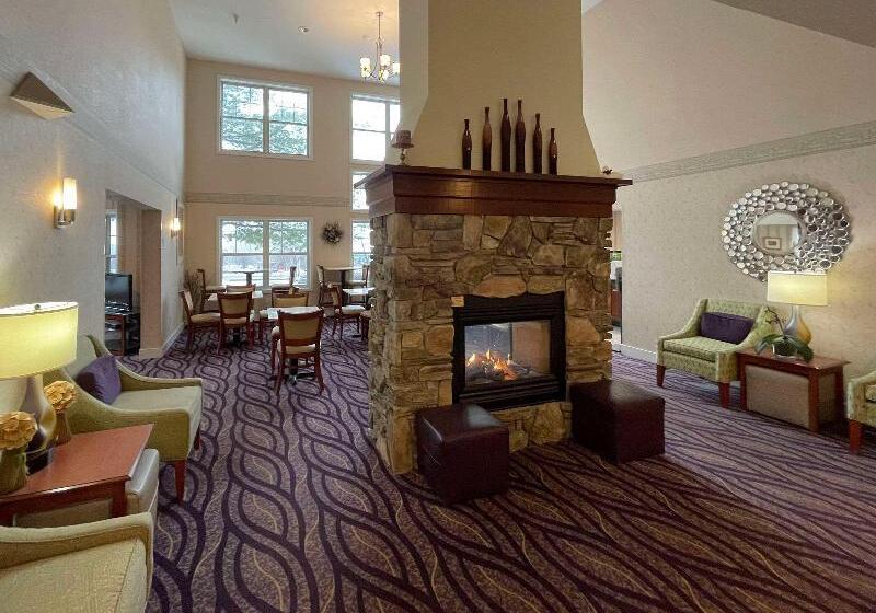 Smart Suites, Ascend Hotel Collection