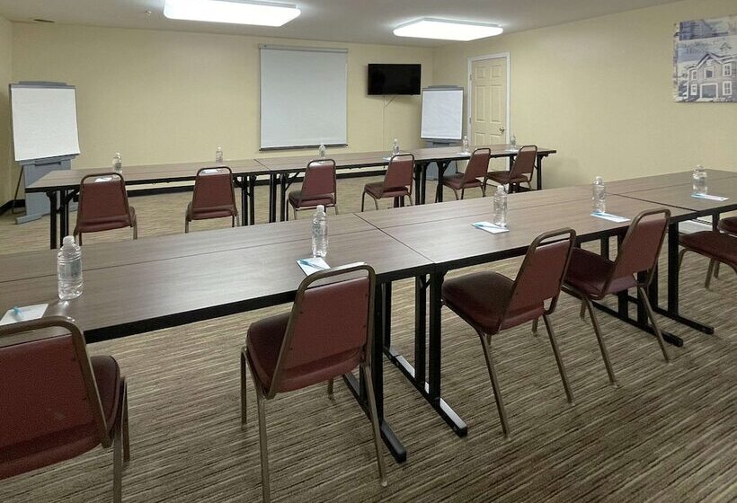 Smart Suites, Ascend Hotel Collection