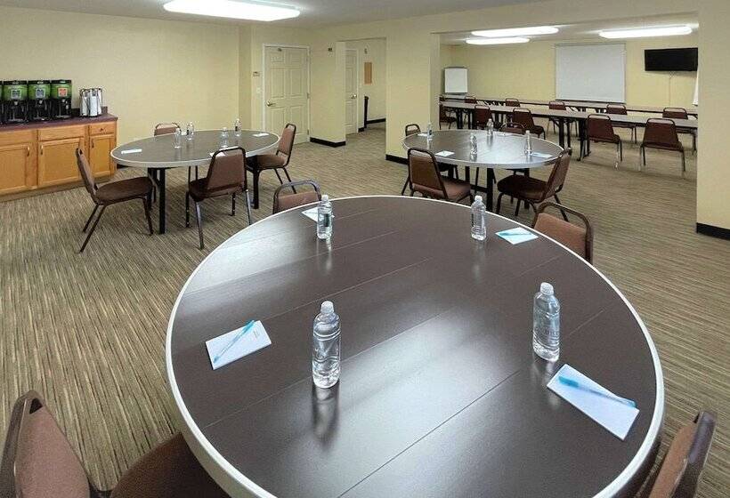 Smart Suites, Ascend Hotel Collection