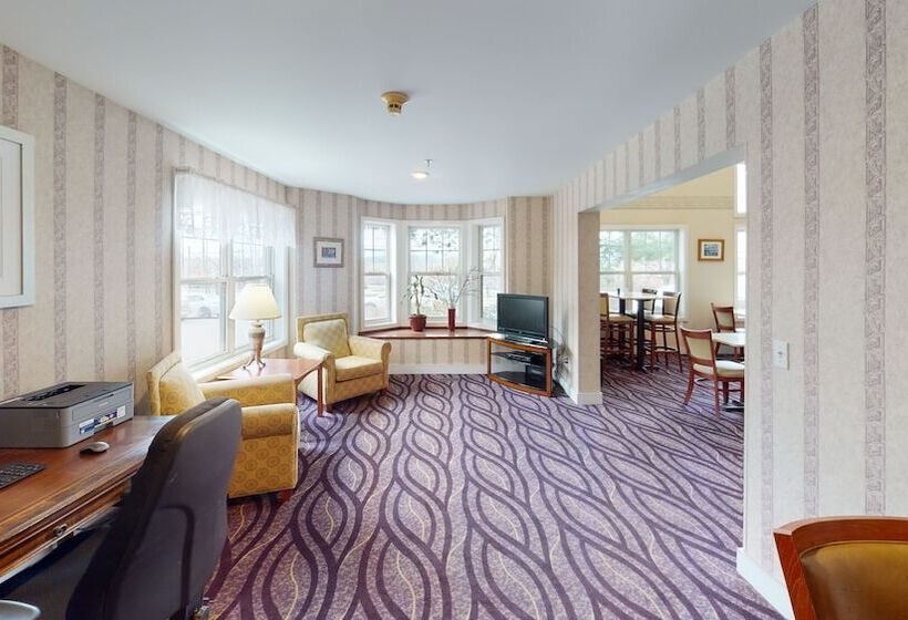 Smart Suites, Ascend Hotel Collection