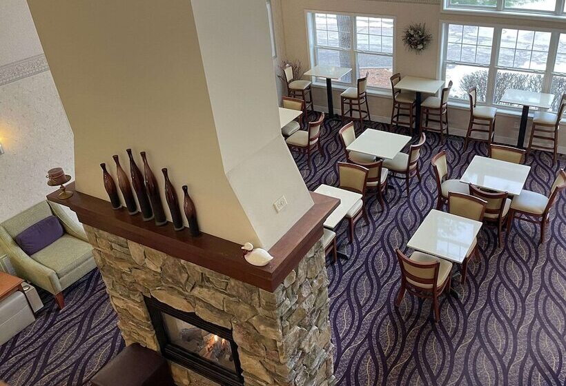 Smart Suites, Ascend Hotel Collection