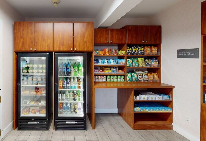 Smart Suites, Ascend Hotel Collection