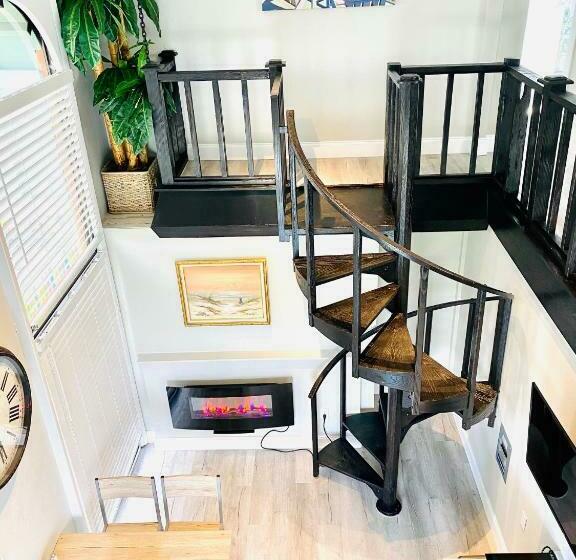 فندق Sun Deck Inn & Suites