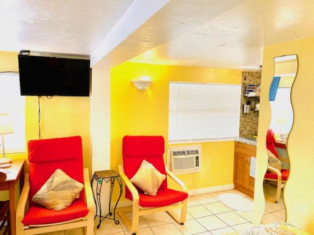 فندق Sun Deck Inn & Suites