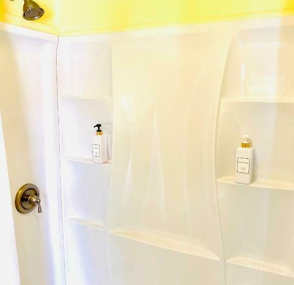 فندق Sun Deck Inn & Suites