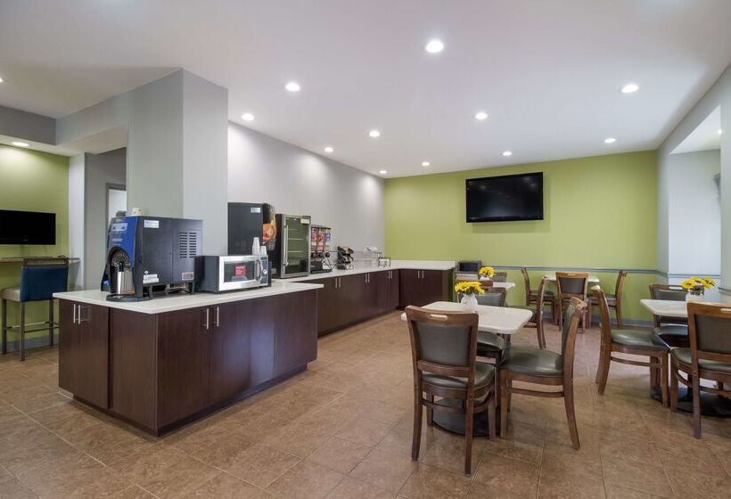 Отель Quality Inn Shallotte Near Ocean Isle Beach