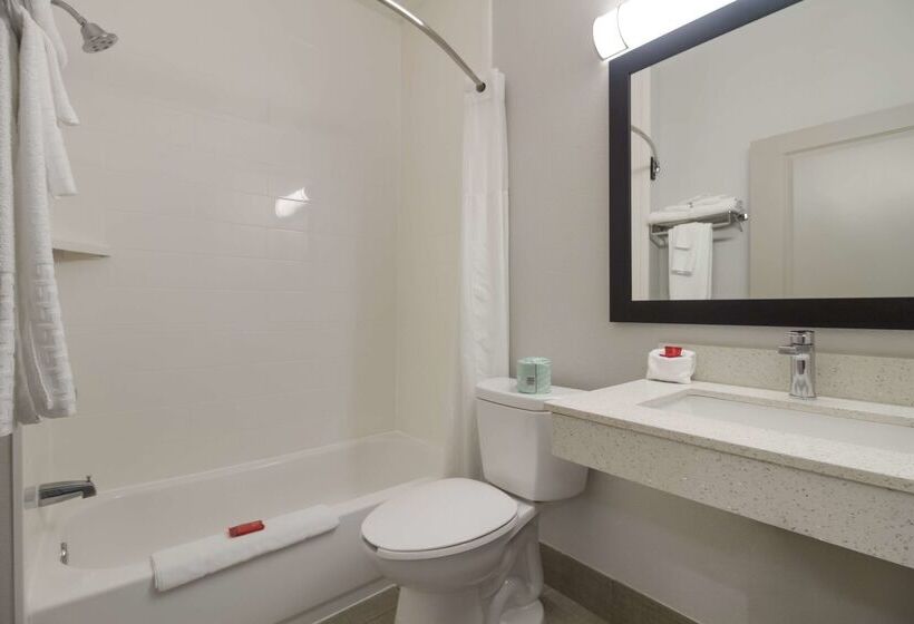 Отель Quality Inn Shallotte Near Ocean Isle Beach