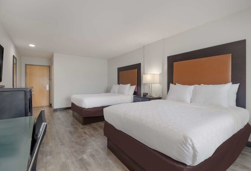 Отель Quality Inn Shallotte Near Ocean Isle Beach