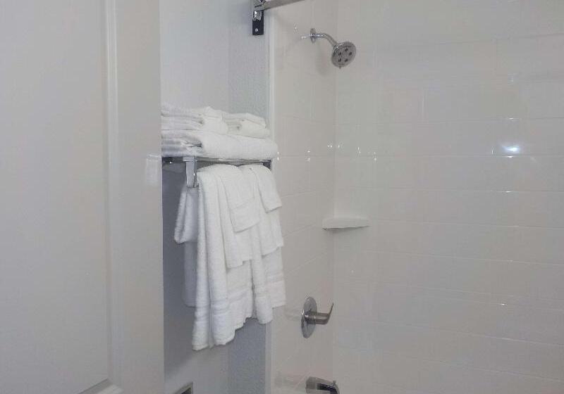 Отель Quality Inn Shallotte Near Ocean Isle Beach