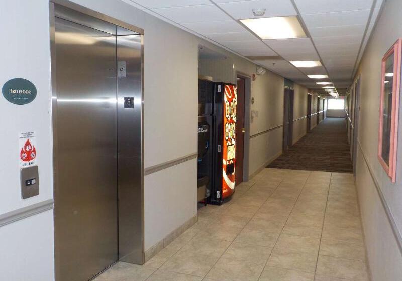 酒店 Best Western Louisville Airport Expo