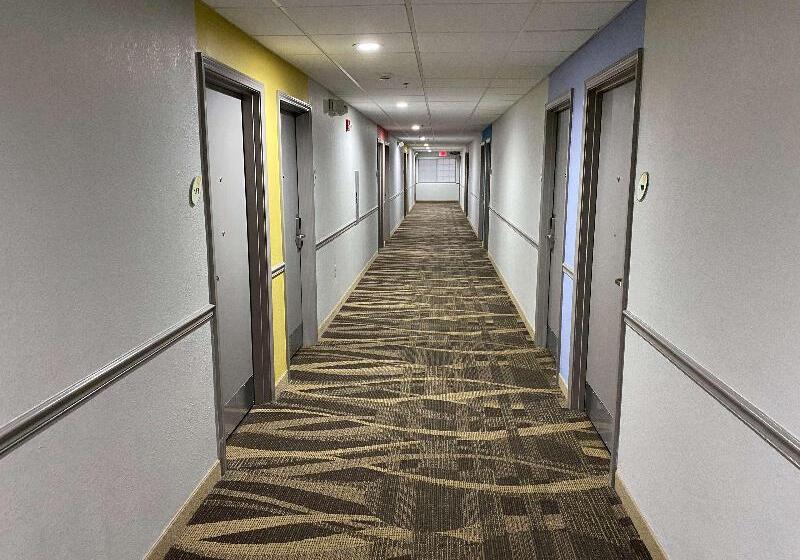 酒店 Best Western Louisville Airport Expo