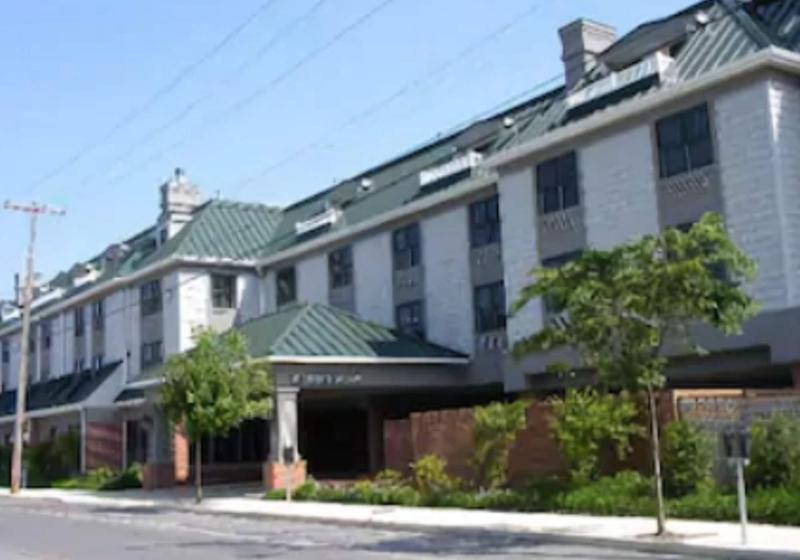 هتل The Bellmoor Inn And Spa