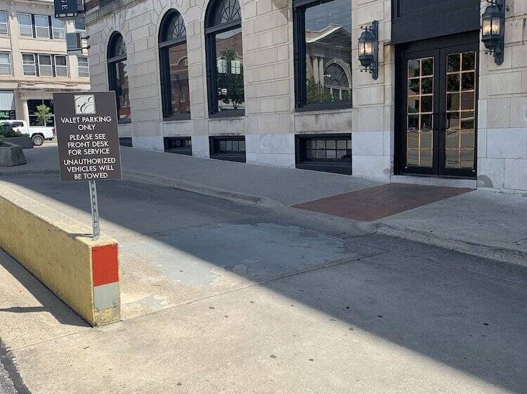 Отель The Eldridge