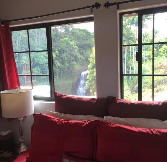 호텔 The Inn At Kulaniapia Falls