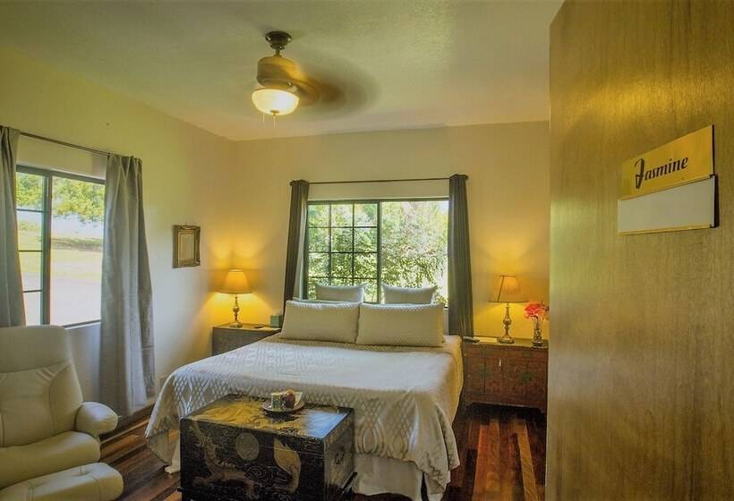 호텔 The Inn At Kulaniapia Falls