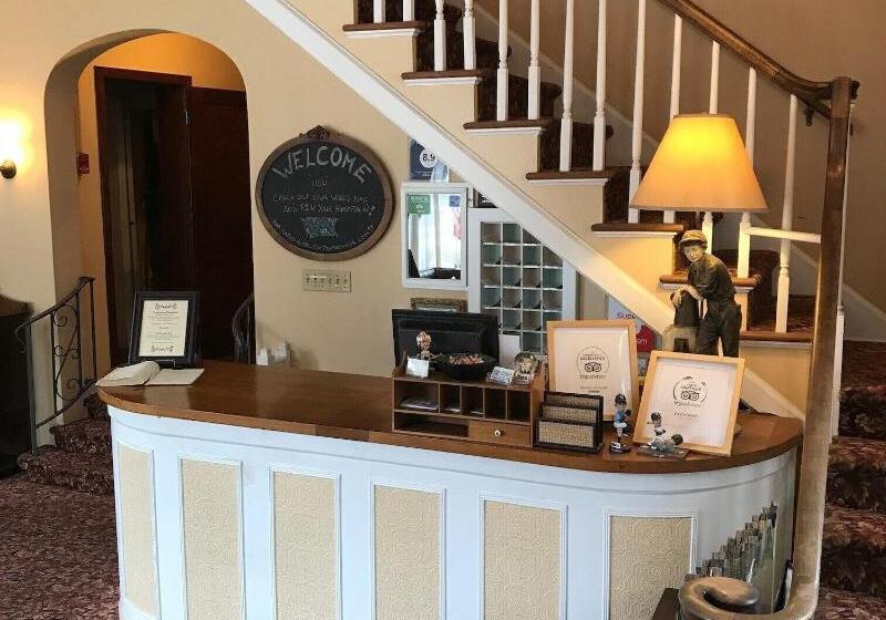 فندق The Inn On Third